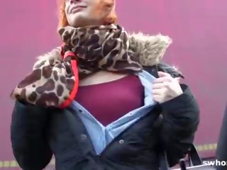 Аматьори червенокоси улица улица момиче обича на открито чеп смучене