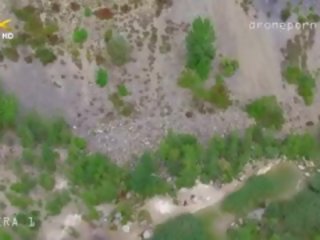 Нудисти плаж секс, предприети от а drone